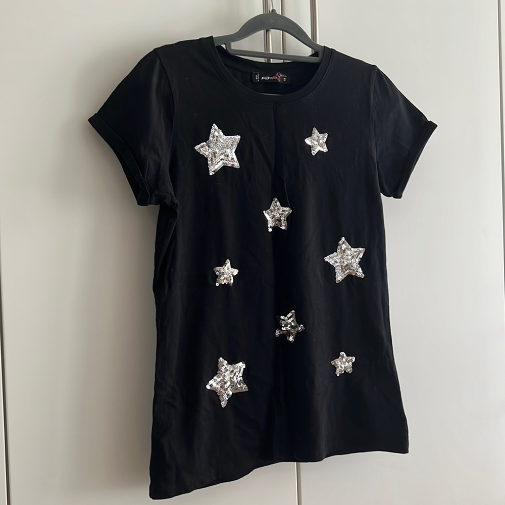 FB Sister Womens T-shirt, size Small, NEW